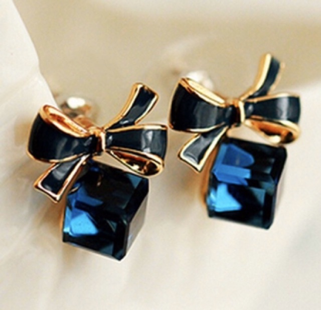 ANTING STUD WANITA BERBENTUK BOWKNOT LUCU