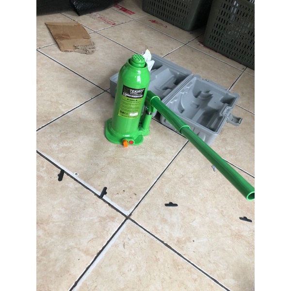 Tekiro Dongkrak Botol 6 Ton / Dongkrak Mobil beban 6 Ton / Hydraulic Bottle Jack JAPAN STANDART