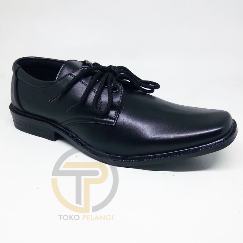 Sepatu pria pantofel tali kulit sintesis warna hitam fantofel model tali