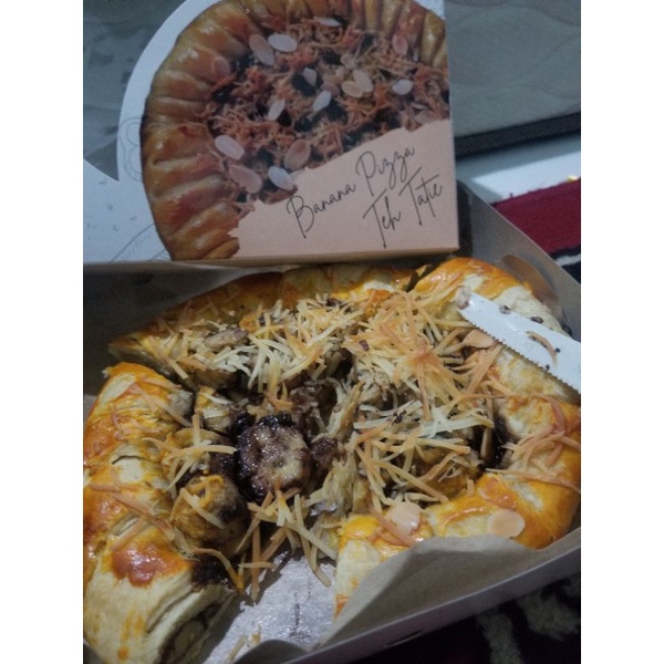 

pizza bolen viral coklat keju oleh oleh bandung