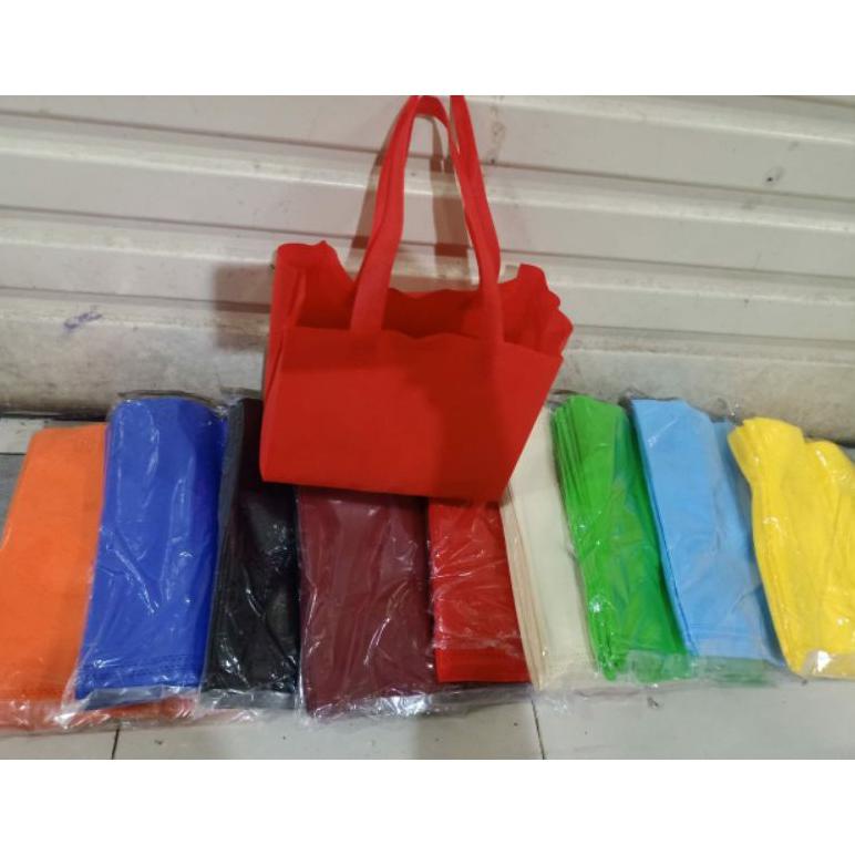 

Tas Kain Bento Bahan 70 Gram Isi 12 Pcs Terlaris Dan Termurah