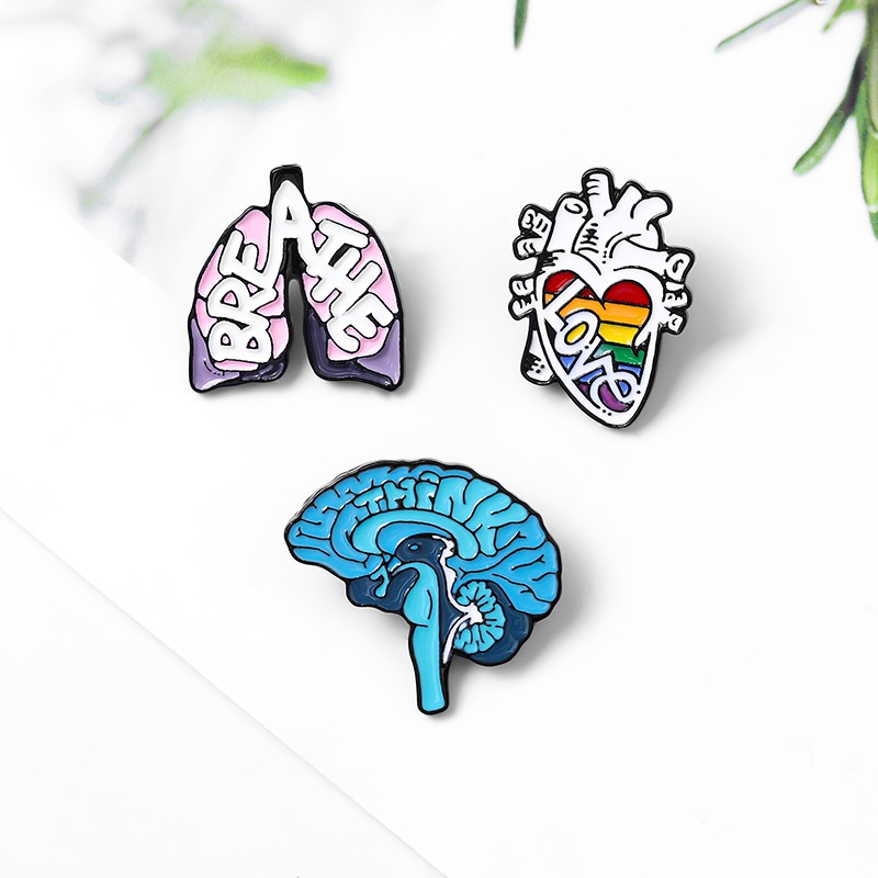 Bros Pin Enamel Bentuk Jantung Anatomi Untuk Dokter / Perawat