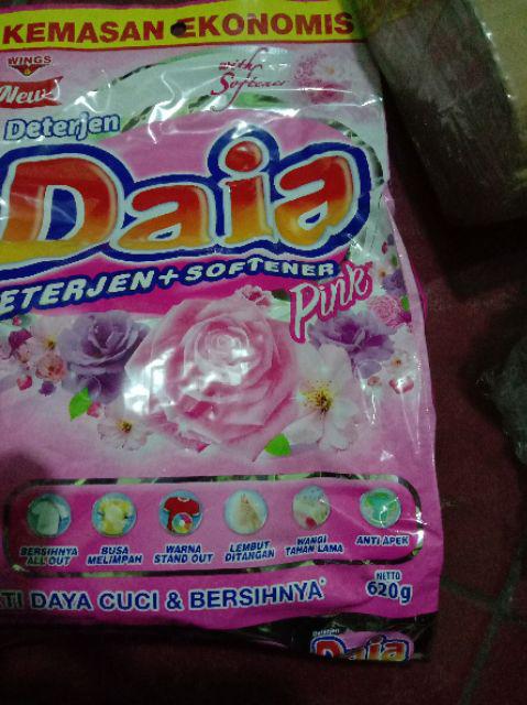 Daia Deterjen Detergent Dan Softener Pink 555 Gram