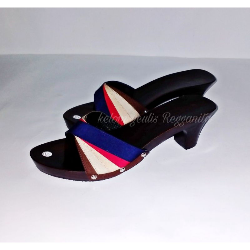 Sandal heels wanita kelom geulis/sandal heels kayu