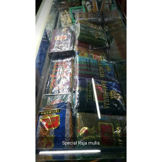 Sarung raja mulia mesres