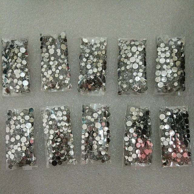 

Gems Henna Rhinestone Putih Mix 3, 4, 5mm isi +-250pc