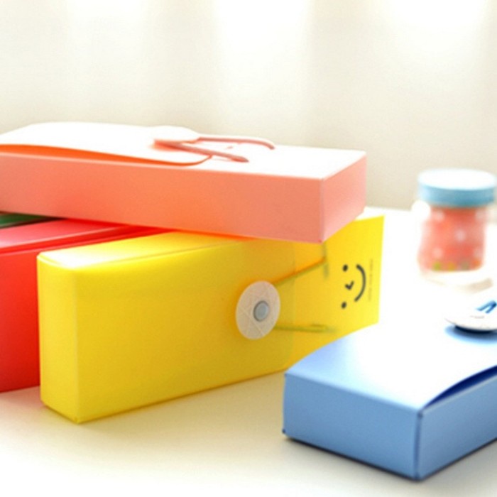 

Bergaransi Tempat Pensil / Pencil Box Smile Kado Anak Gilaa!!!