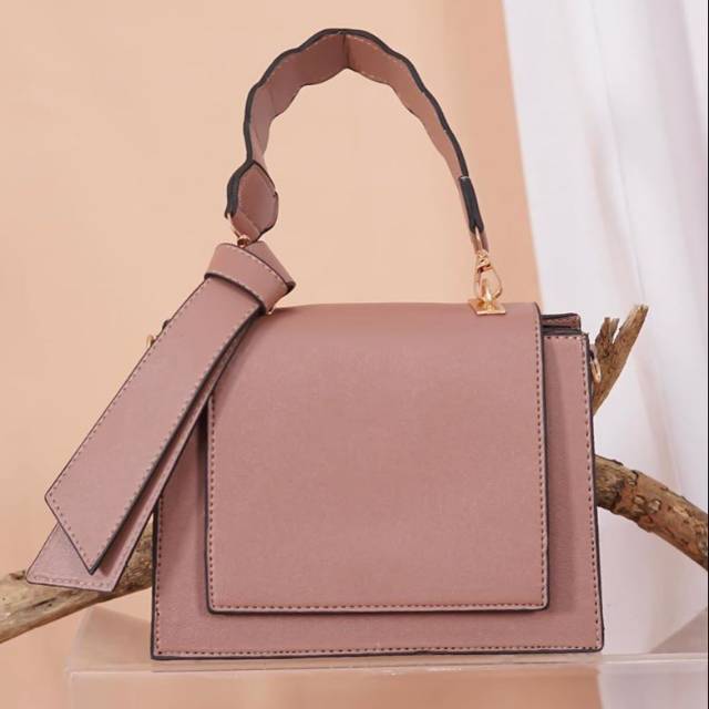 Tas wanita viola