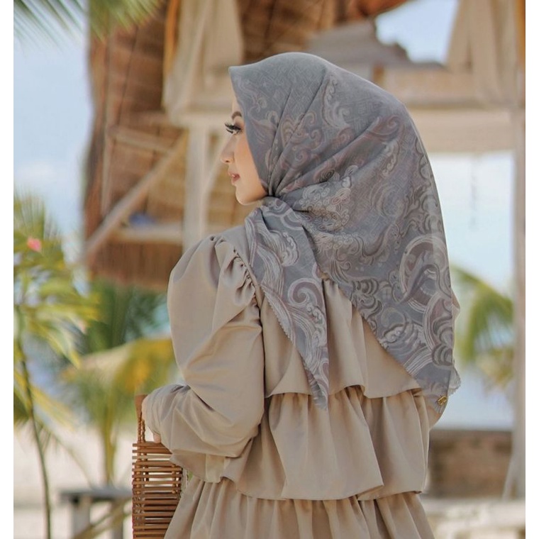 NEW Buttonscarves The wave series in stormy