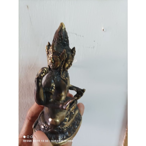 patung Dewa Brahma duduk