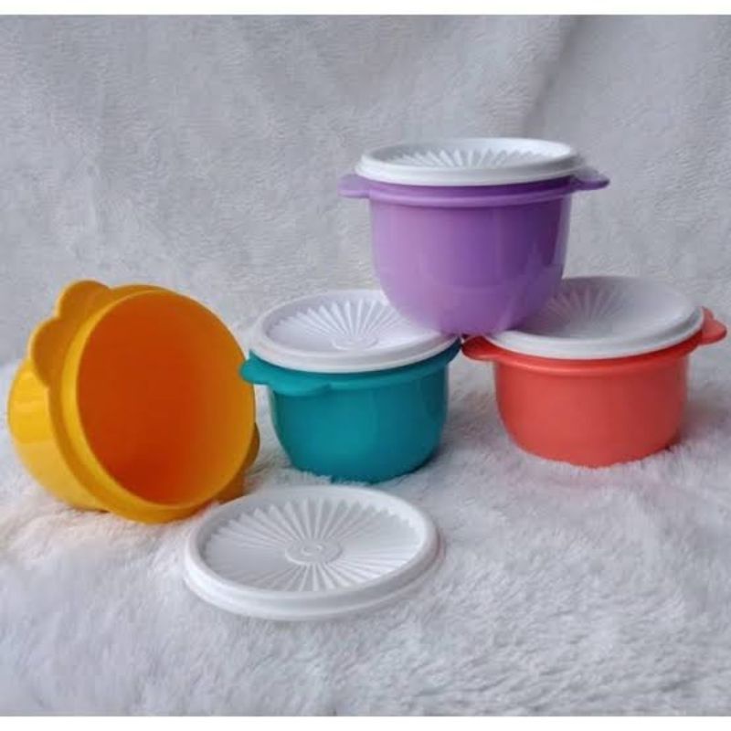 Mangkok Plastik dengan Tutup Star Bowl Tupperware (1 pcs)