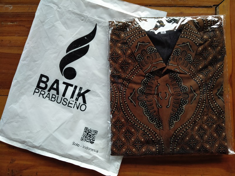 Lesmono Kemeja Batik Pria Lengan Panjang Slimfit Katun Printing Hem Baju Atasan Kantor Modern