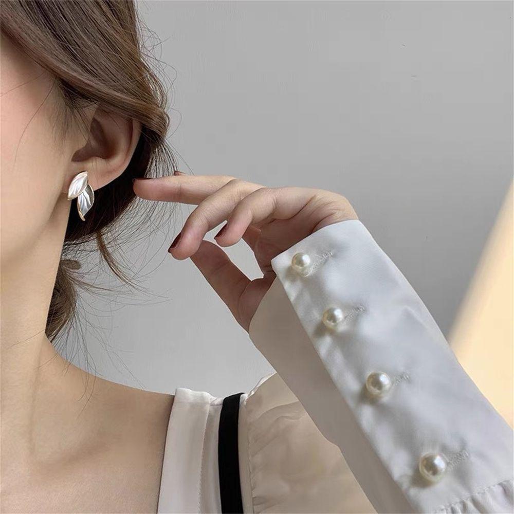 Anting Tusuk Daun Nanas Bahan Alloy Wanita Abu Daun Leaf Ear Thread