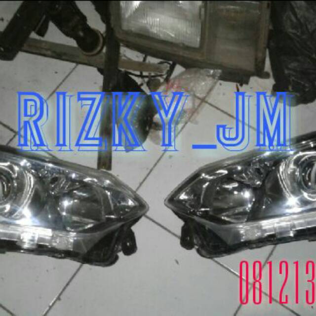 Headlamp avanza veloz 2017
