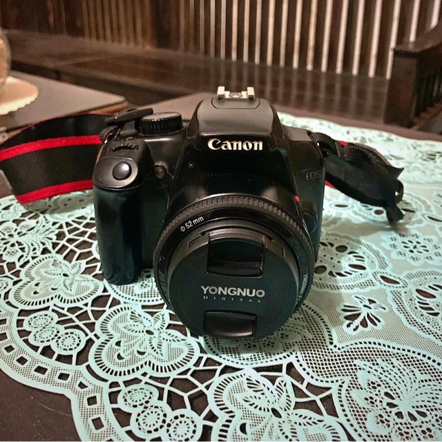 Canon eos 1000D body only