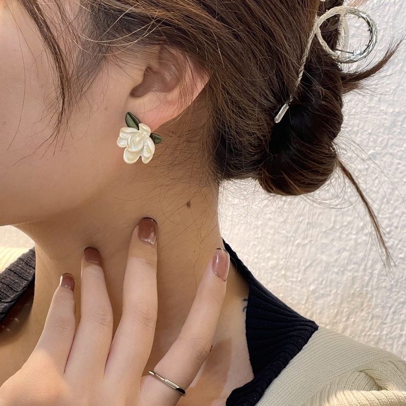 Anting Bunga Camellia Untuk Aksesoris