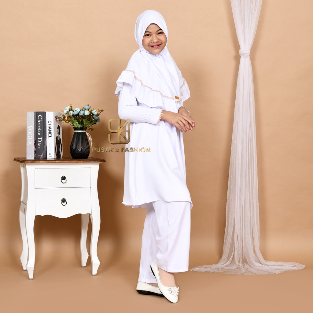 QILA TUNIK 3 IN 1 ANAK PEREMPUAN MUSLIM SETELAN CELANA DAN HIJAB KHIMAR  BAJU ONE SET KIDS BUSANA MUSLIMAH KID STELAN CLANA SET KERUDUNG JILBAB DRESS UNTUK ANAK USIA 4 12 TAHUN WARNA PUTIH HITAM WHITE BLACK atasan blouse anak shakila 2022 terbaru murah