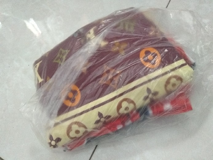 Sarung Bantal Cinta Karakter 40x100 Jumbo ( 1 Kg Bisa 13 Pcs )