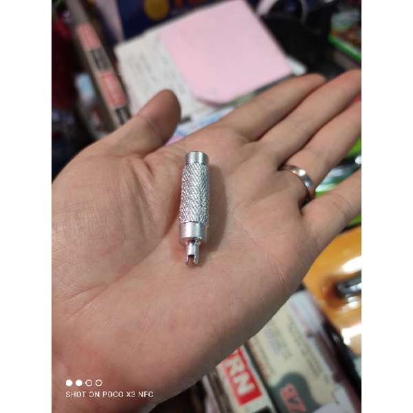 Kunci Pembuka Pentil Ban Pendek Motor Mobil 43 mm silver (truk)