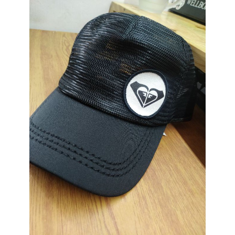 TOPI ROXY WOMAN / PRELOVED TOPI