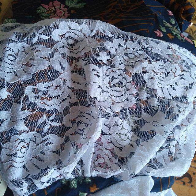 Maxi Elsa Cape Brokat Premium