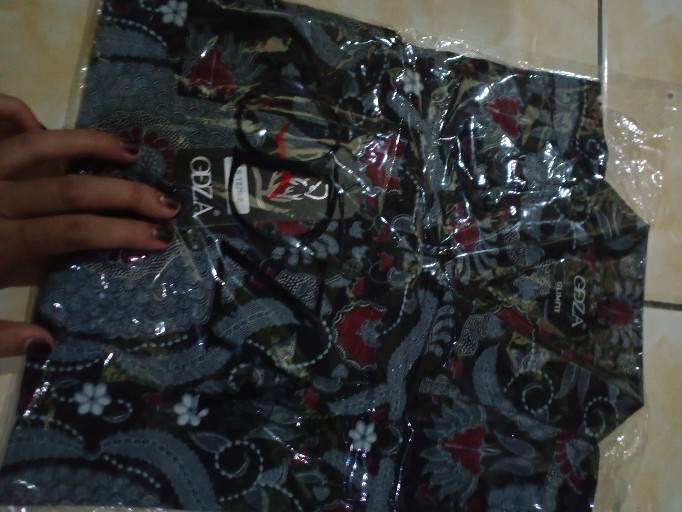 Odza Kemeja Batik Solo Lengan Panjang Pria Motif Gaharu