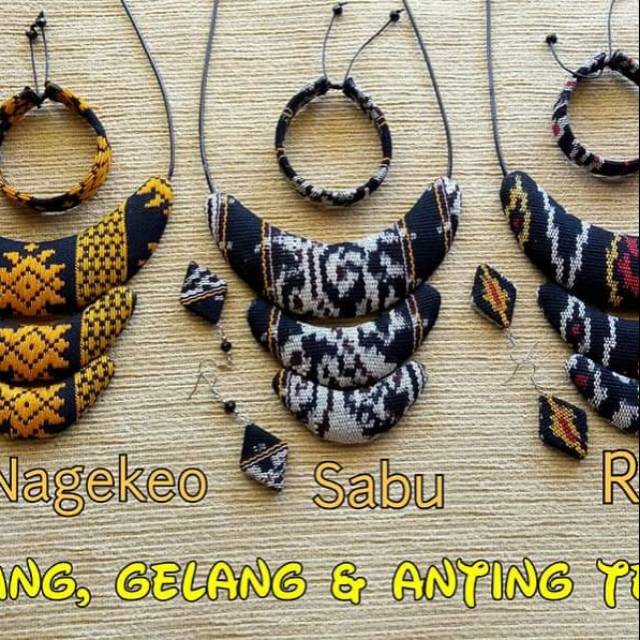 Kalung, gelang anting khas NTT