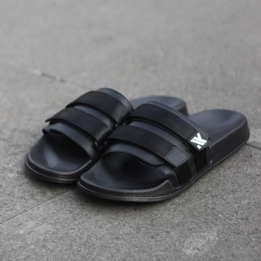 Seven Black White | Sandal EVA Ringan Slop Santai Simple Pria Men Sendal Footwear | FORIND x Benzy