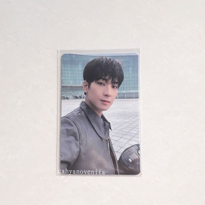 [Booked] Wonwoo M2U Attacca Photocard