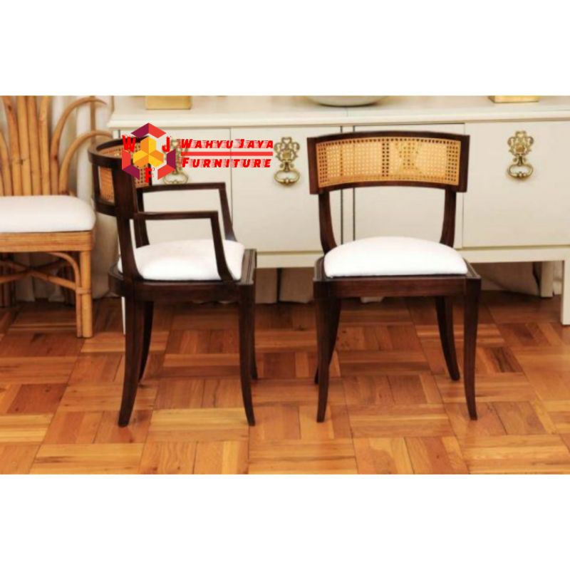 Kursi Cafe Kayu Unik