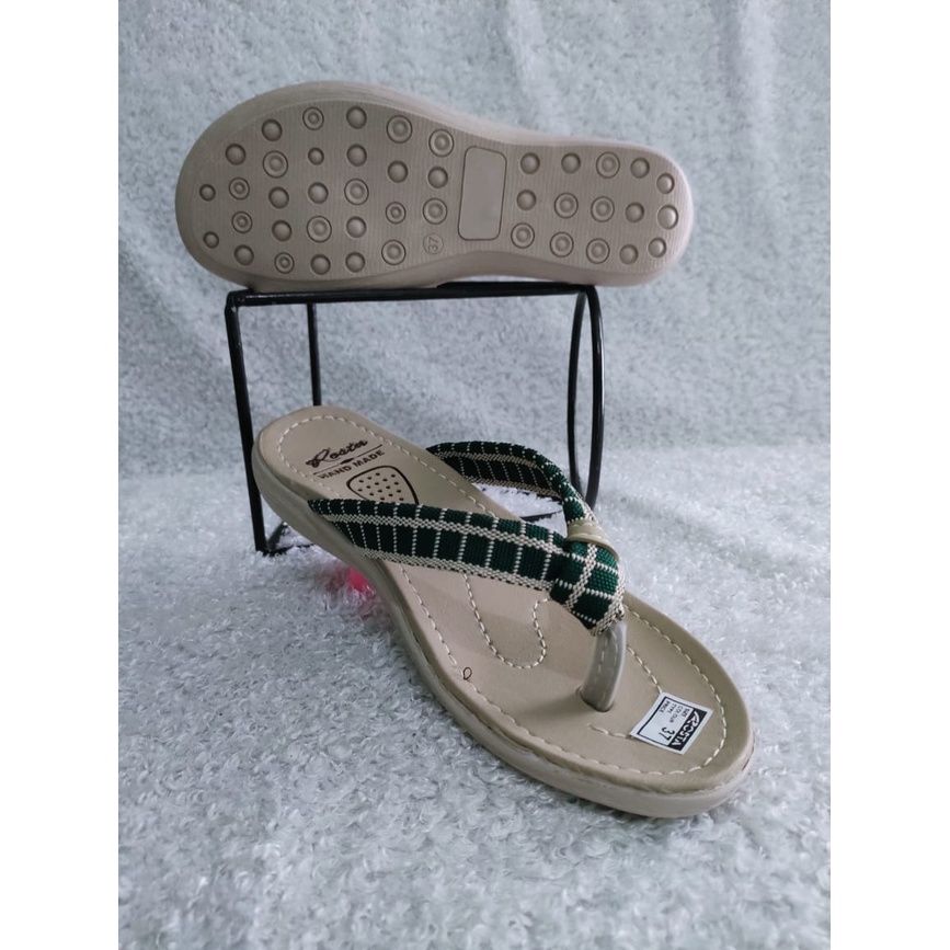 Sandal santai flat Wanita Rosta