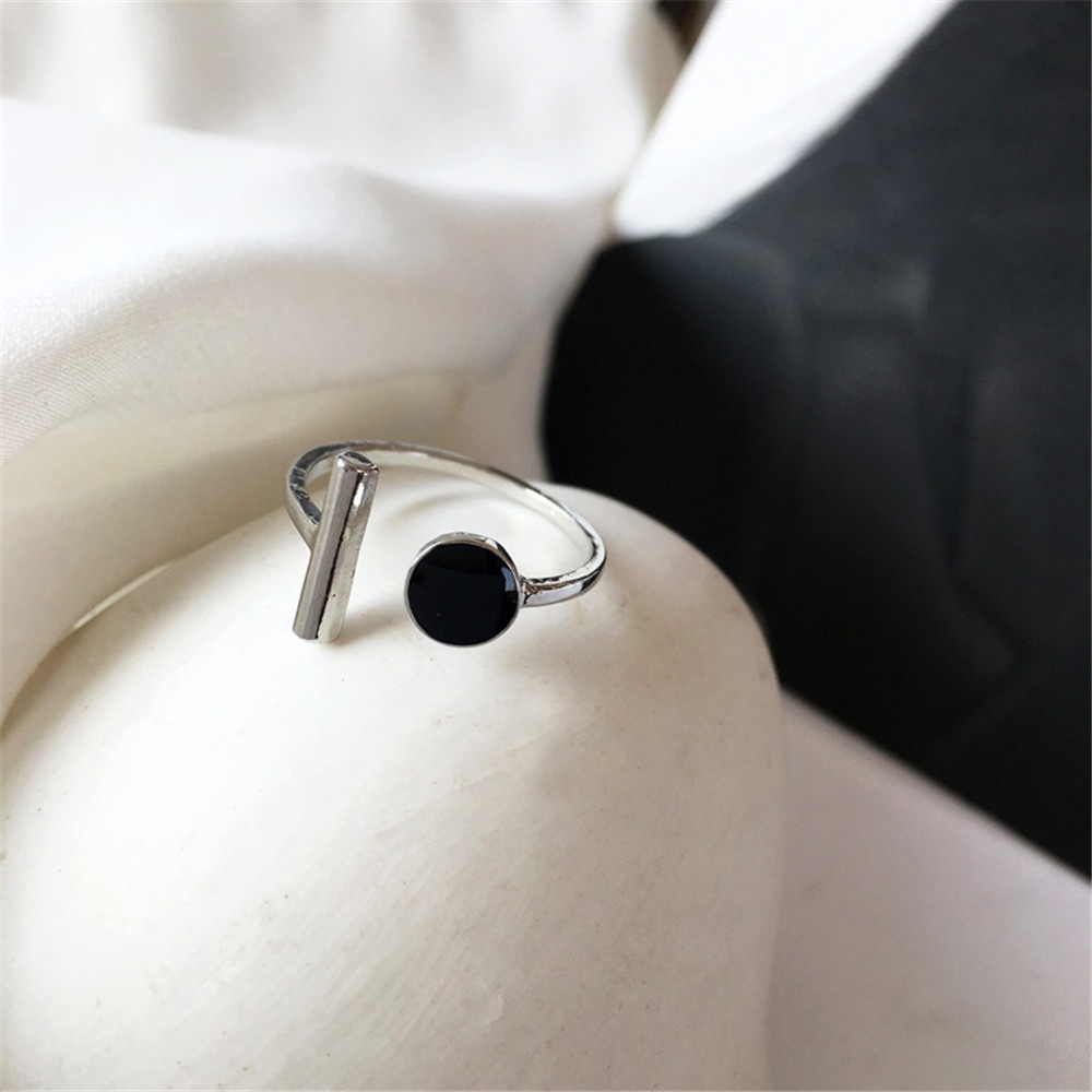 Cincin Jari Telunjuk Model Terbuka Bentuk Geometris Warna Hitam Dapat Disesuaikan Gaya Korea Untuk Wanita