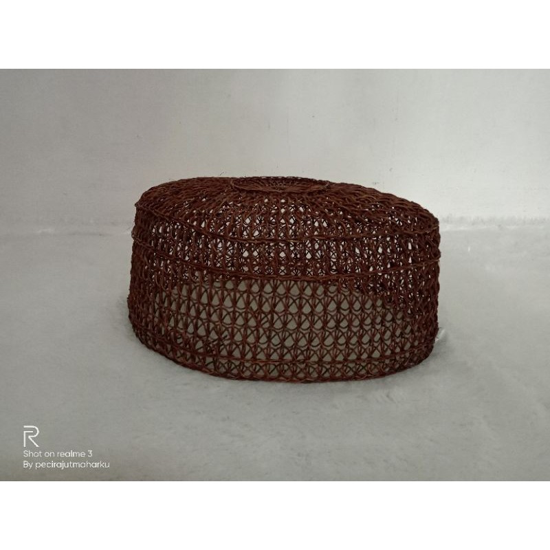 peci rotan polos coklat