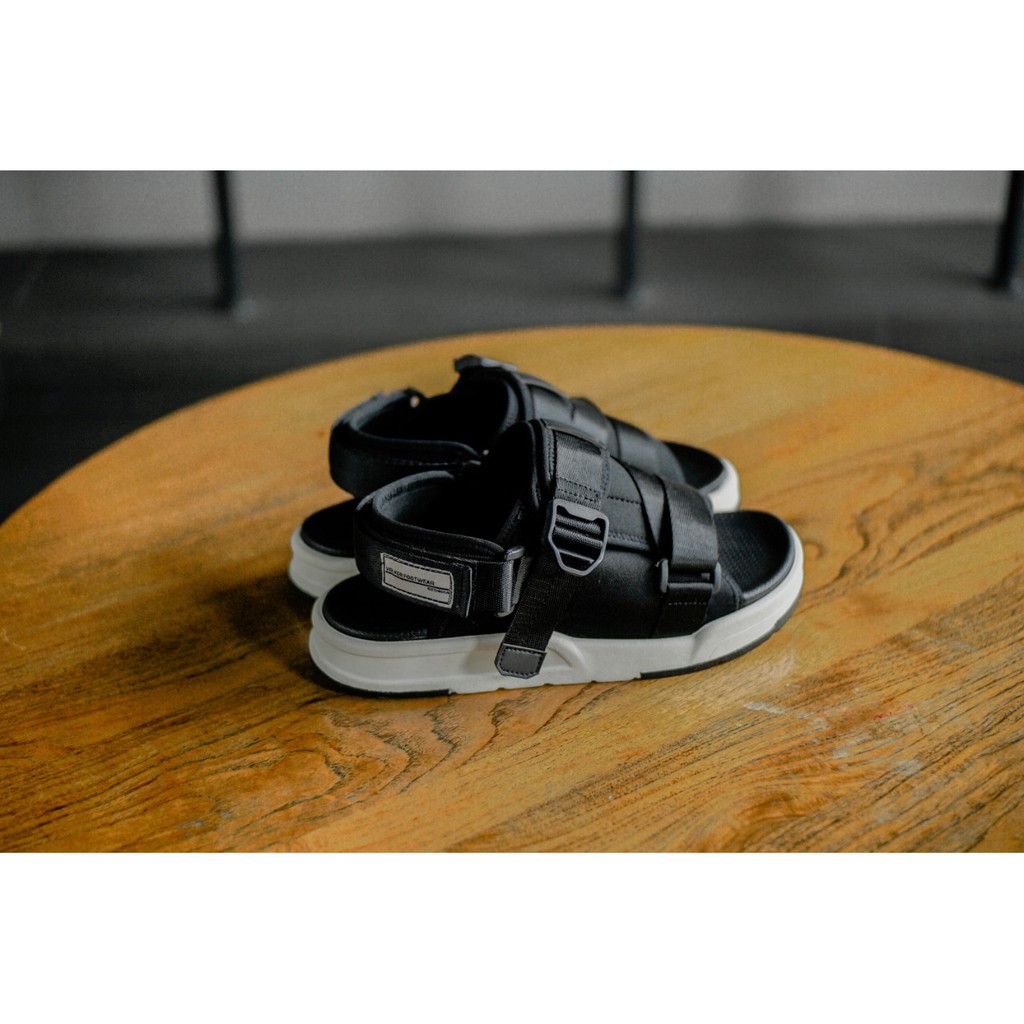 SANDAL KASUAL PRIA WANITA  VOLKERFOOTWEAR TONIE CHOPPER BLACKWHITE