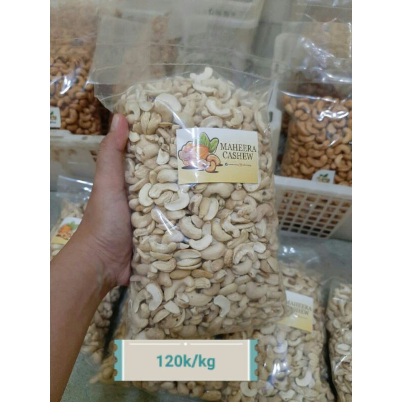 

kacang mete mentah.1kg