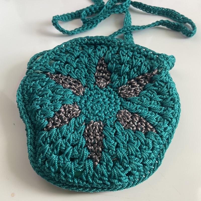 tas rajut kecil selempang