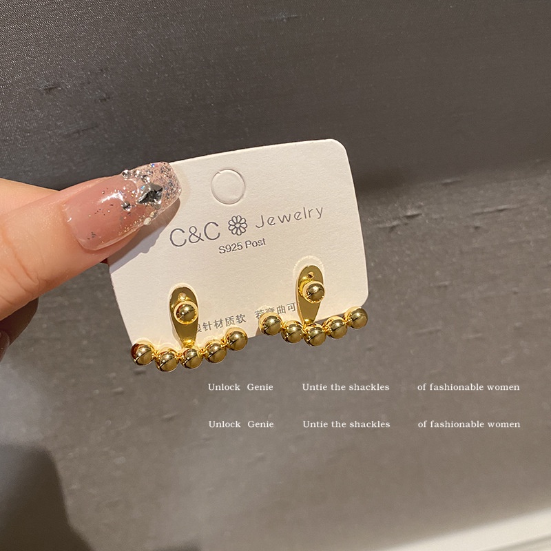 Baja Titanium sederhana gaya yang sama gaya Wang Ziwen musim panas telinga stud anting-anting temper