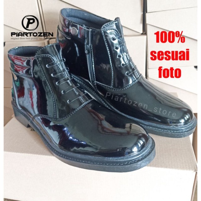 Sepatu PDH Pria Model Tanpa Tali, untuk Dinas TNI/POLRI, Keamanan Satpam, Warna Hitam Mengkilap, Bahan Kulit Sintetis.