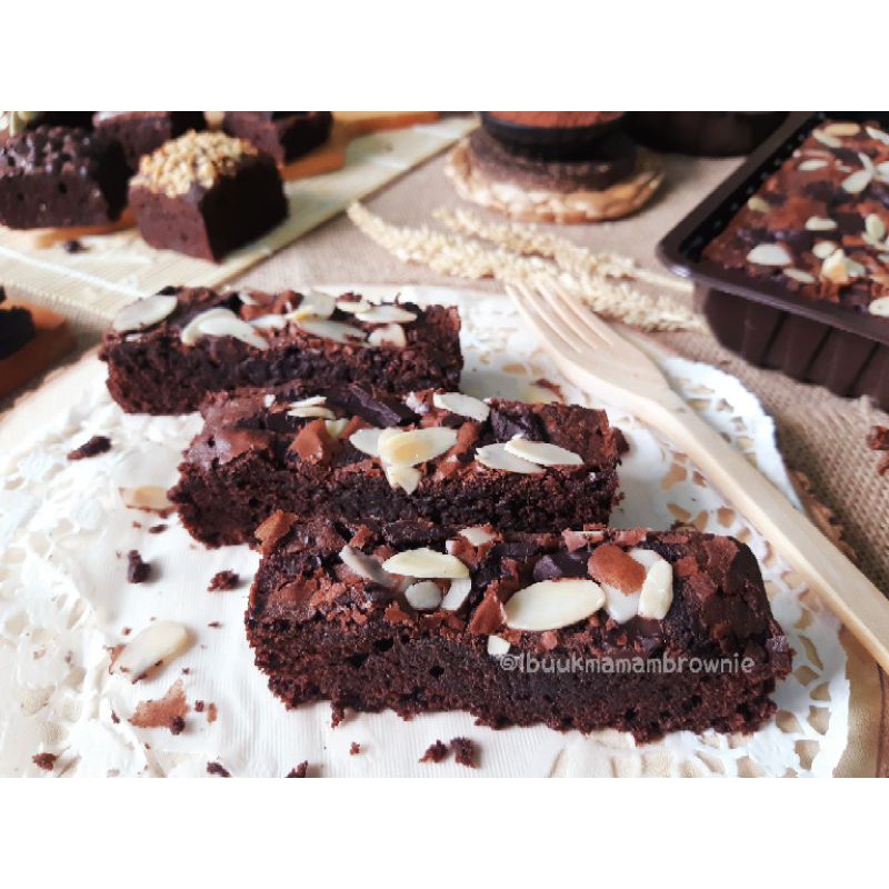 

Brownies Panggang Shiny Crust by Ibuuuk Mamam