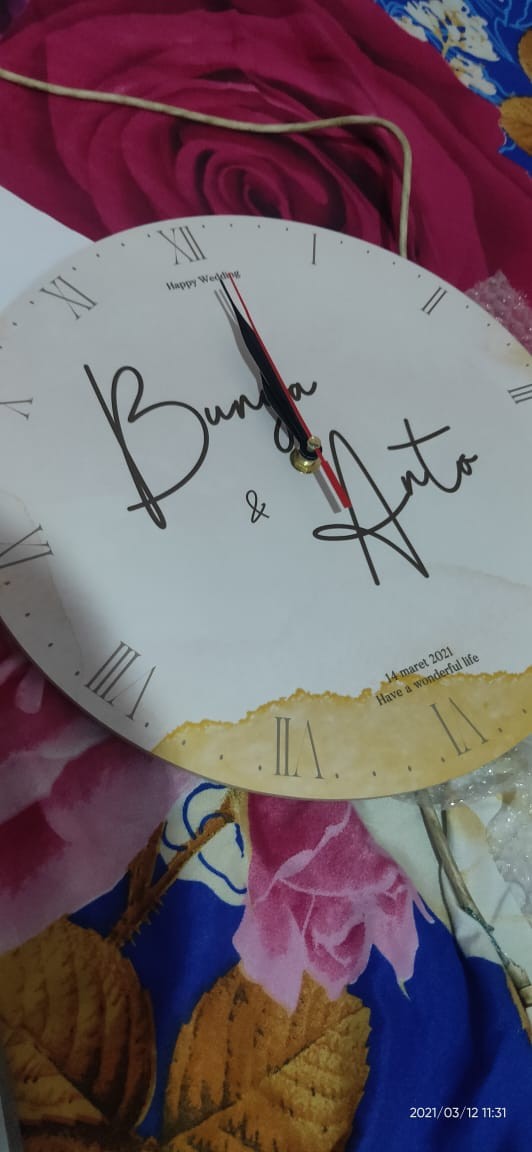 [nspr] Jam Dinding Kayu Unik Custom Nama Hadiah Pernikahan Kado Wedding Gantung Ink