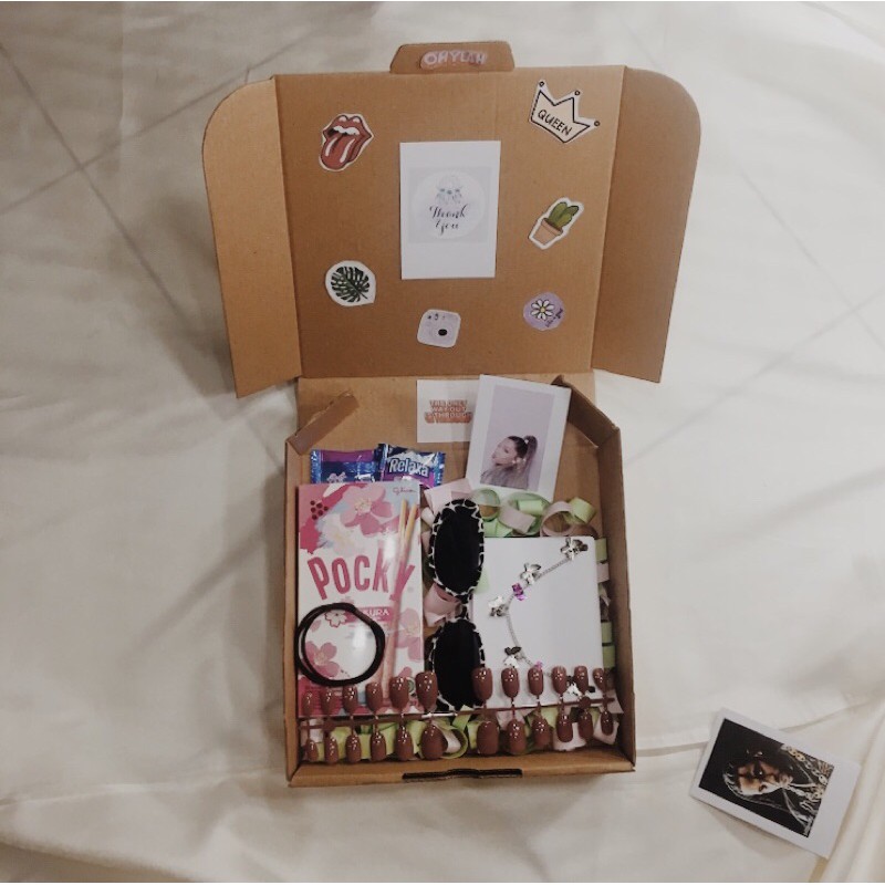 

gift box hampers lucu