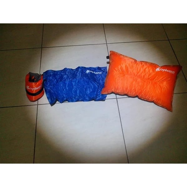 Bantal tiup otomatis (tidak perlu ditiup)