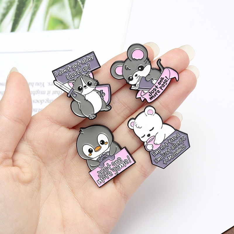 Pin Bros Lencana Enamel Bentuk Kartun Hewan Kucing Beruang Penguin Untuk Hadiah Teman