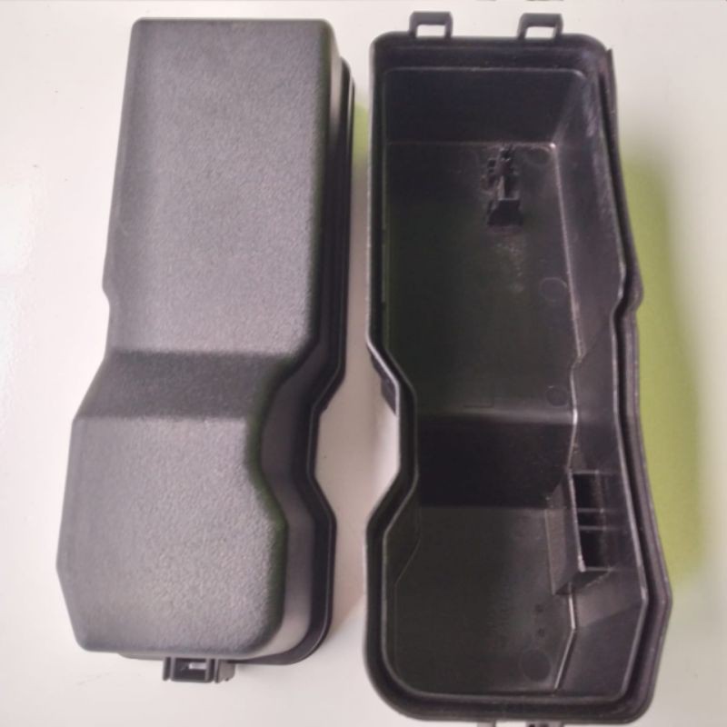 tutup box sekring avanza