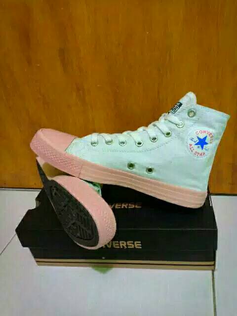 Sepatu Boot full peach &amp; putih peach