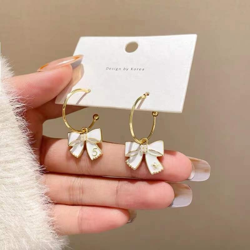 Anting Tusuk Silver S925 Bentuk C Hias Pita Putih Gaya Korea