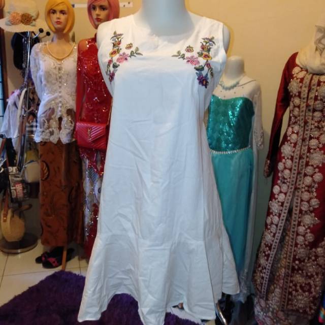 MIDI dress putih bordir