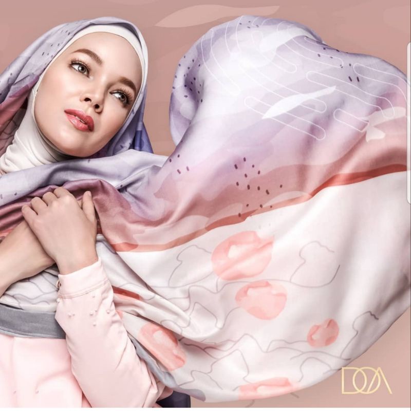 Preloved Scarf Lunau DOA by Dewi Sandra