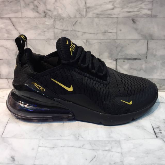 sepatu sneakers nike