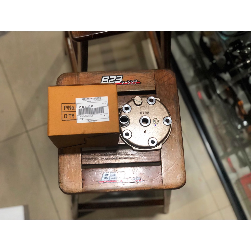 Cylinder Head / Kawasaki Ninja RR/ SS / R / Kop Head 11001-1560 Original kawasaki